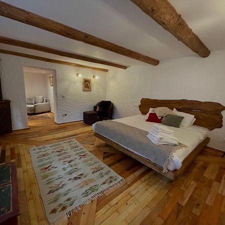 Suita Pin - Catun Sinaia Exterior photo