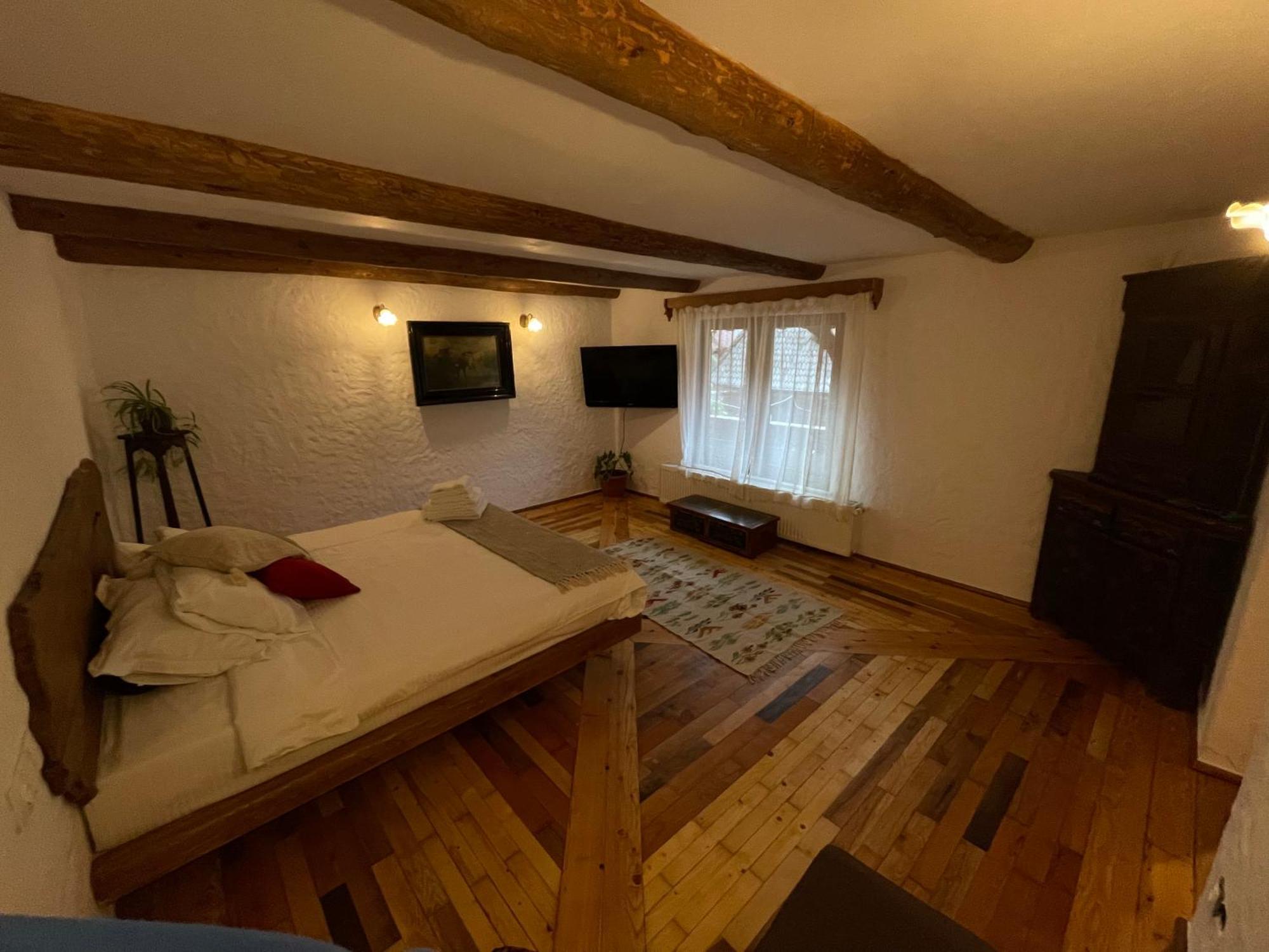 Suita Pin - Catun Sinaia Exterior photo